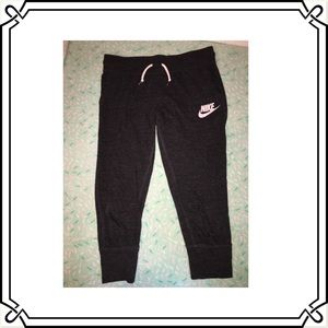 Nike women joggers 🏃‍♂️